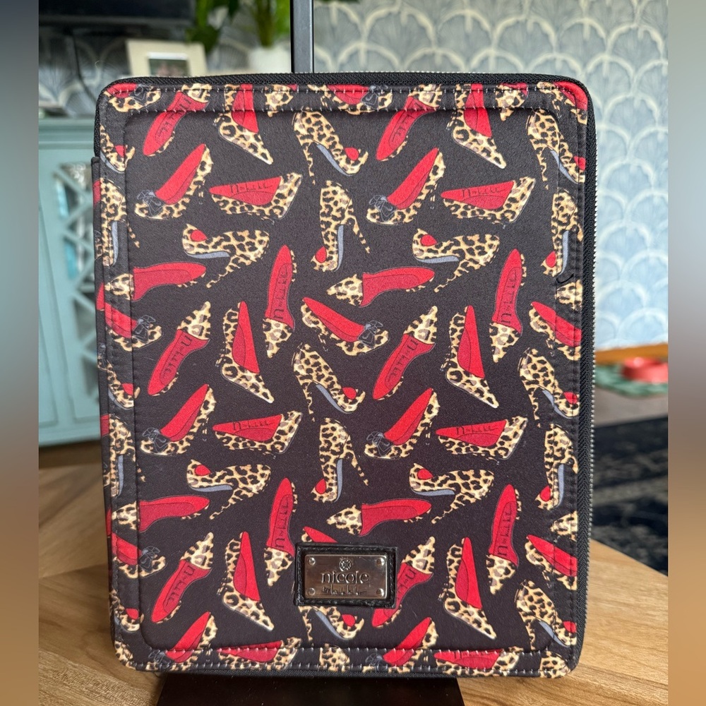 6/$25 Nicole Miller Red and Leopard Stiletto Heel Print Hardcover IPad Cass